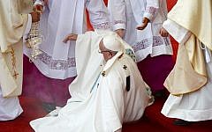 Pope Francis takes a fall during a mass at the Jasna Gora Monastery in Czestochowa, Poland  on July 28, 2016. (AFP PHOTO / FILIPPO MONTEFORTE)