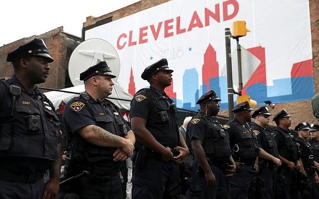 Cleveland police officers stand guard outside of the site of the Republican National Convention on July 18, 2016 in Cleveland, Ohio. (Justin Sullivan/Getty Images/AFP)