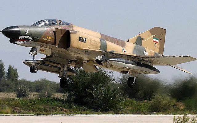 An Iranian air force F-4 takes off (CC BY-SA Shahram Sharifi/Wikimedia Commons) An Iranian air force F-4 takes off (CC BY-SA Shahram Sharifi/Wikimedia Commons)