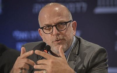 Army Radio Commander Yaron Dekel, at a conference at the Israel Institute of Democracy, May 24, 2016. (FLASH90) Army Radio Commander Yaron Dekel, at a conference at the Israel Institute of Democracy, May 24, 2016. (FLASH90)