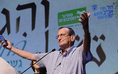 Tel Aviv Mayor Ron Huldai speaking at an education conference in Tel Aviv on May 26, 2016. (Tomer Neuberg/Flash90) Tel Aviv Mayor Ron Huldai speaking at an education conference in Tel Aviv on May 26, 2016. (Tomer Neuberg/Flash90)