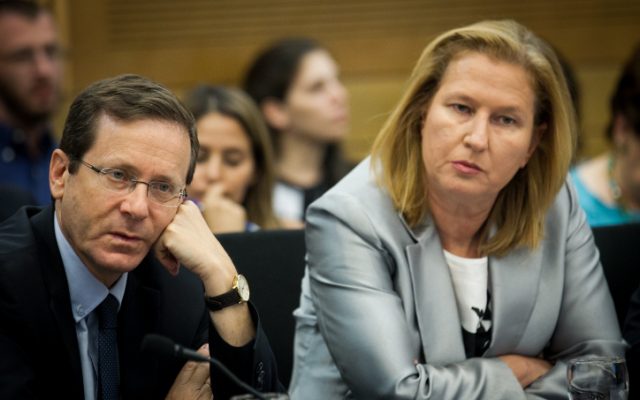 Opposition leader Isaac Herzog and Zionist Union MK Tzipi Livni at the Knesset, on June 20, 2016. (Miriam Alster/Flash90) Opposition leader Isaac Herzog and Zionist Union MK Tzipi Livni at the Knesset, on June 20, 2016. (Miriam Alster/Flash90)