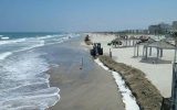 Work to contain an oil spill in Haifa Bay, July 5, 2016. (Environment Protection Ministry)
