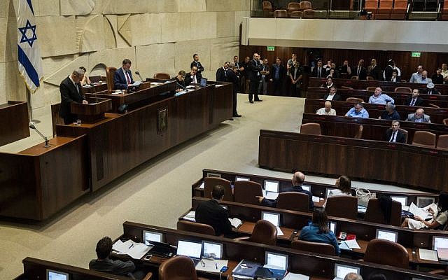 Prime Minister Benjamin Netanyahu addresses the Israeli parliament during Question Time, July 18, 2016. (Hadas Parush/FLASH90)