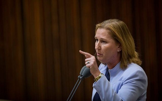 Zionist Union member Tzipi Livni addresses a question to Prime Minister Benjamin Netanyahu during Question Time, July 18, 2016. (Hadas Parush/FLASH90)