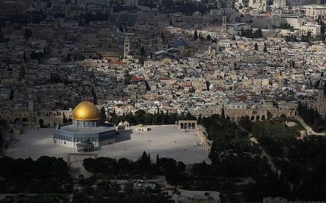 An aerial view of the Temple Mount as seen on March 1, 2013. (Nati Shohat/Flash90)
