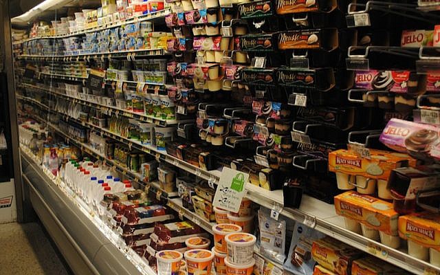 GMO labeling in Vermont could affect the distribution of kosher food in the state’s supermarkets. (Wikimedia Commons via JTA) GMO labeling in Vermont could affect the distribution of kosher food in the state’s supermarkets. (Wikimedia Commons via JTA)