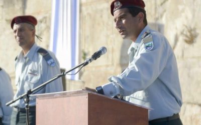 Outgoing commander of the Judea Regional Brigade Col. Yariv Ben-Ezra speaks at a ceremony marking the end of his tenure as head of the IDF unit responsible for the Hebron area, at the Tomb of the Patriarchs on July 5, 2016. (IDF Spokesperson's Unit)