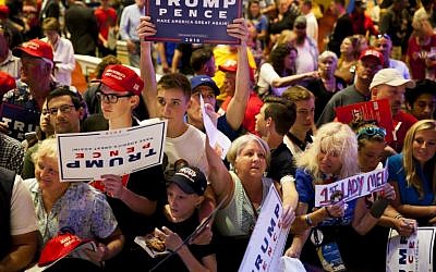 Supporters line up to meet Republican presidential candidate Donald Trump after his speech at the Merrill Auditorium in Portland, Maine on August 4, 2016. (Sarah Rice/Getty Images/AFP)