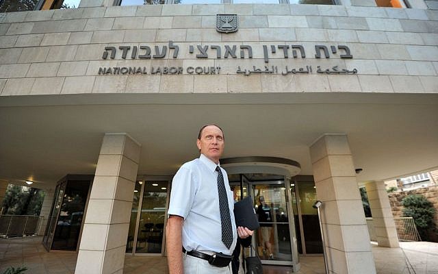 Chairman of The Israel Medical Association Dr. Leonid Eidelman stands outside the Jerusalem Labor Court in Jerusalem on October 10, 2011. (Uri Lenz/FLASH90) Chairman of The Israel Medical Association Dr. Leonid Eidelman stands outside the Jerusalem Labor Court in Jerusalem on October 10, 2011. (Uri Lenz/FLASH90)