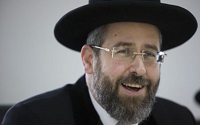 Chief Ashkenazi Rabbi David Lau speaks during a meeting of the Rabbinate Council in Jerusalem on November 3, 2014. (Yonatan Sindel/Flash90)