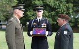 Chairman of the US Joint Chiefs of Staff Joseph Dunford presents IDF Chief of Staff Gadi Eisenkot with the Legion of Merit, outside the Pentagon on August 4, 2016. (IDF Spokesperson's Unit)