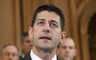 US House Speaker Paul Ryan talks to reporters on Capitol Hill in Washington, August 9, 2016. (AP Photo/J. Scott Applewhite, File)