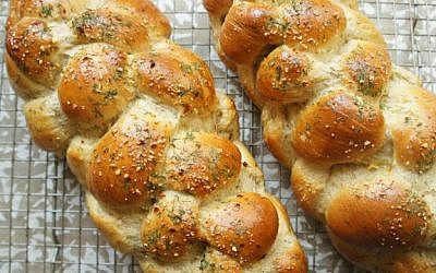 Dill Pickle Challah (Shannon Sarna/via JTA)