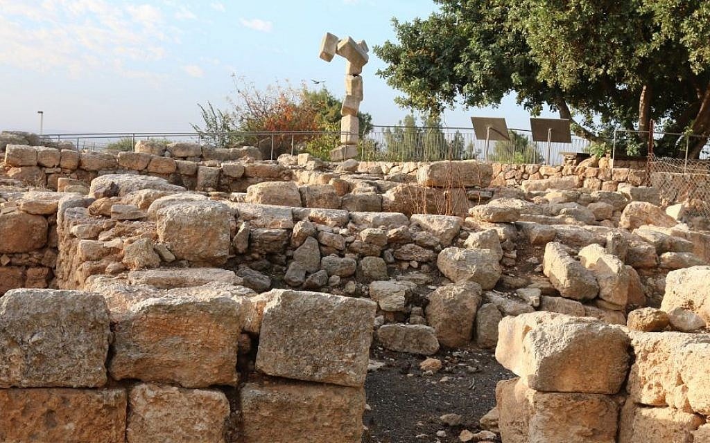 A "toppling rock" sculpture behind archaeological excavations at Ramat Rachel. (Shmuel Bar-Am)