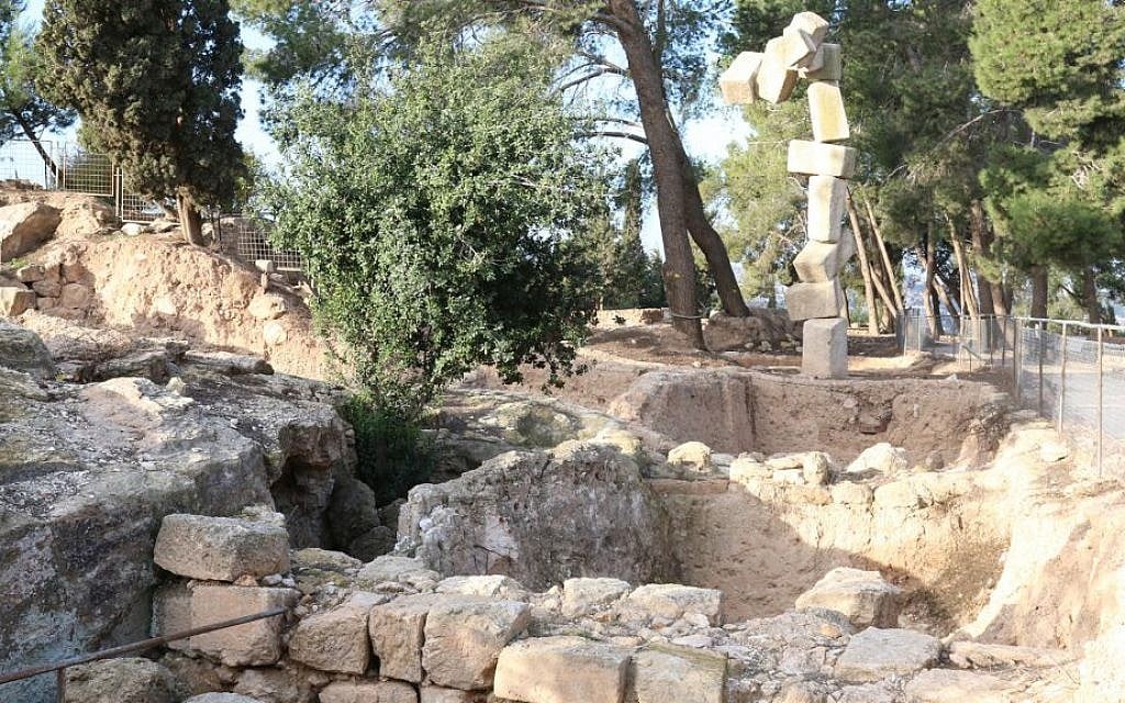 A wing of the palace built on the site by the Persian empire. (Shmuel Bar-Am)