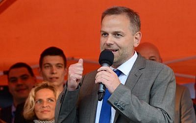 Leif-Erik Holm, top candidate of the anti-migrant populists AfD addresses an election results party on September 4, 2016 in Schwerin, north-eastern Germany. (AFP/dpa/Daniel Bockwoldt)