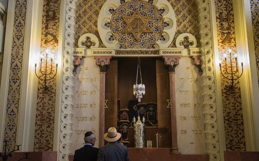 Members of the Jewish Community of Porto stand in the Kadoorie Mekor Haim Synagogue in Porto, on September 2, 2016. (AFP/Miguel Riopa) Members of the Jewish Community of Porto stand in the Kadoorie Mekor Haim Synagogue in Porto, on September 2, 2016. (AFP/Miguel Riopa)
