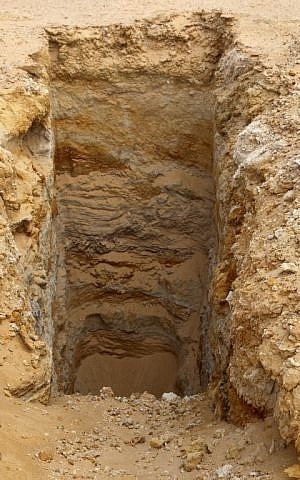 An image taken on September 15, 2016, shows the site of excavations near Tozeur, in southwestern Tunisia, where Tunisian and British researchers say they have unearthed Stone Age tools showing humans lived in the area nearly 100,000 years ago. (AFP PHOTO / AYMEN ZAOUALI)