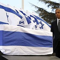 US President Barack Obama touches the coffin of former Israeli president and prime minister Shimon Peres after speaking during his funeral at Jerusalem's Mount Herzl national cemetery on September 30, 2016. (AFP/Pool/Abir Sultan)