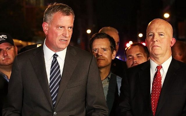 New York Police Commissioner James O'Neill, right, and Mayor Bill de Blasio speak at a press conference as police, firefighters and emergency workers gather at the scene of an explosion in Manhattan on September 17, 2016, New York City. (Spencer Platt/Getty Images/AFP) New York Police Commissioner James O'Neill, right, and Mayor Bill de Blasio speak at a press conference as police, firefighters and emergency workers gather at the scene of an explosion in Manhattan on September 17, 2016, New York City. (Spencer Platt/Getty Images/AFP)