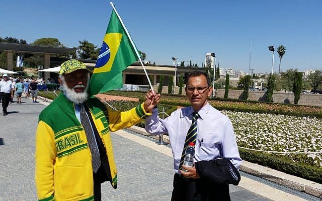 Pastor Laurindo Shalom-Haverimbril (left), the president of a Christian Israel-Brazil friendship group, at the Knesset to pay his respects to former president Shimon Peres, Jerusalem, September 29, 2015. (Raphael Ahren/Times of Israel)