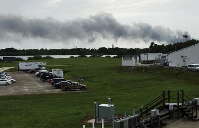 Smoke rises from a SpaceX launch site Thursday, Sept. 1, 2016, at Cape Canaveral, Florida, after an explosion during test firing destroyed a Falcon rocket and the Israeli Amos-6 satellite it was carrying. (AP Photo/Marcia Dunn) Smoke rises from a SpaceX launch site Thursday, Sept. 1, 2016, at Cape Canaveral, Florida, after an explosion during test firing destroyed a Falcon rocket and the Israeli Amos-6 satellite it was carrying. (AP Photo/Marcia Dunn)