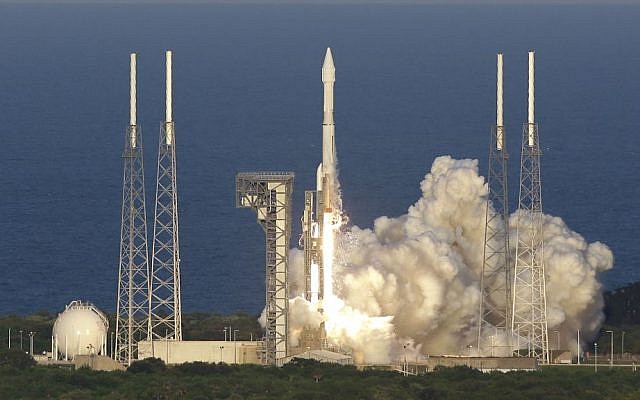 A United Launch Alliance Atlas V rocket carrying the Origins, Spectral Interpretation, Resource Identification, Security-Regolith Explorer (OSIRIS-REx) spacecraft lifts off from launch complex 41 at the Cape Canaveral Air Force Station, Thursday, Sept. 8, 2016, in Cape Canaveral, Florida. (AP Photo/John Raoux) A United Launch Alliance Atlas V rocket carrying the Origins, Spectral Interpretation, Resource Identification, Security-Regolith Explorer (OSIRIS-REx) spacecraft lifts off from launch complex 41 at the Cape Canaveral Air Force Station, Thursday, Sept. 8, 2016, in Cape Canaveral, Florida. (AP Photo/John Raoux)