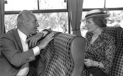 During an official state visit to Israel in 1986, prime minister Shimon Peres and British prime minister Margaret Thatcher chat during a bus drive in teh Negev. (Herman Chanania/GPO) During an official state visit to Israel in 1986, prime minister Shimon Peres and British prime minister Margaret Thatcher chat during a bus drive in teh Negev. (Herman Chanania/GPO)