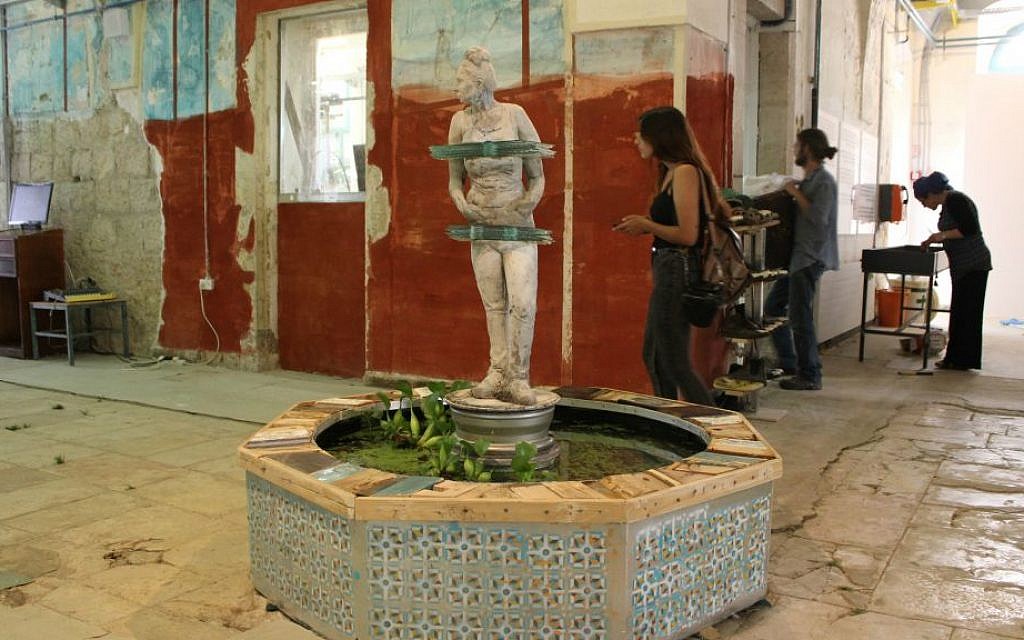 The sculptural fountain that forms the center of HaMiffal's foyer (Courtesy Efrat Ben Tzur)