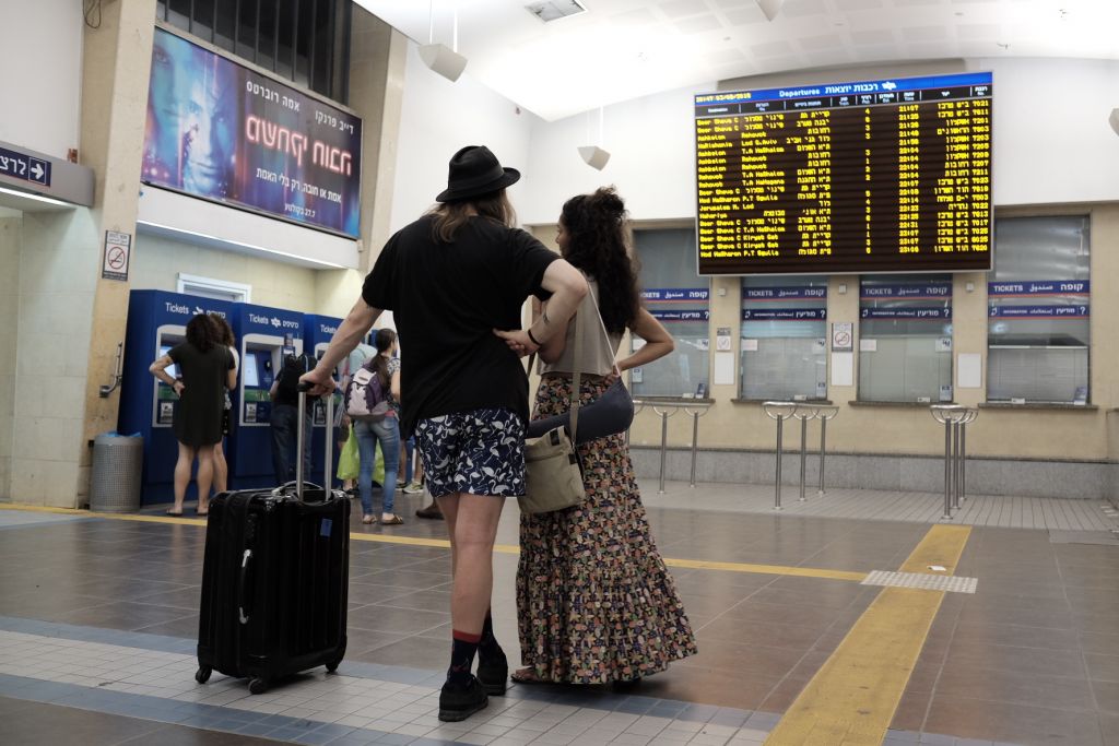 People seen at the Tel Aviv Savidor Central Railway Station, September 3, 2016. (Tomer Neuberg/Flash90) People seen at the Tel Aviv Savidor Central Railway Station, September 3, 2016. (Tomer Neuberg/Flash90)