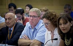 Danya Cebus CEO Ronen Ginsburg, second left, at a Knesset hearing on September 8, 2016. (Yonatan Sindel/Flash90)