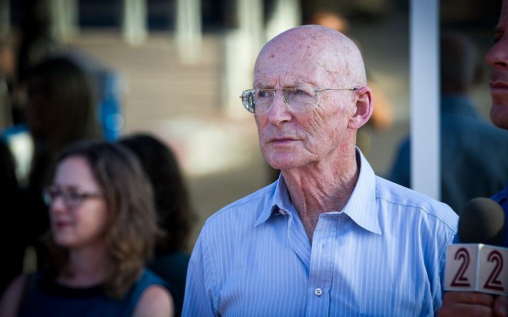 Prof. Raphy Walden, Shimon Peres's son-in-law and personal physician, speaks to the media outside Sheba Medical Center on September 14, 2016, a day after the former president was hospitalized there after suffering a stroke. (Photo by Miriam Alster/Flash90)