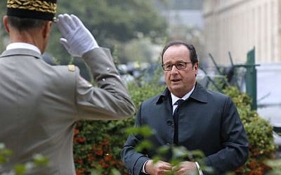 French President Francois Hollande arrives to a ceremony for victims of terrorism in Paris, Monday Sept.19, 2016. (AP Photo/Michel Euler, Pool)