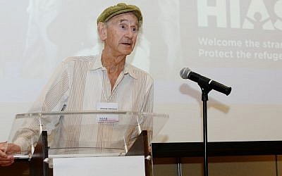 Manfred Lindenbaum, a kindertransport survivor speaks out in support of refugees. (Gili Getz/HIAS)