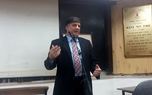 Meir Weinstein, head of Canadian Jewish Defense League, speaks on anniversary of Rabbi Meir Kahane's death, November 2015 (Screen capture: YouTube)