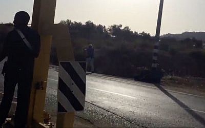 Security guards shoot a 13-year-old Palestinian girl in the leg as she refused to halt at the Eliyahu Crossing in the West Bank, on September 21, 2016. (Defense Ministry)