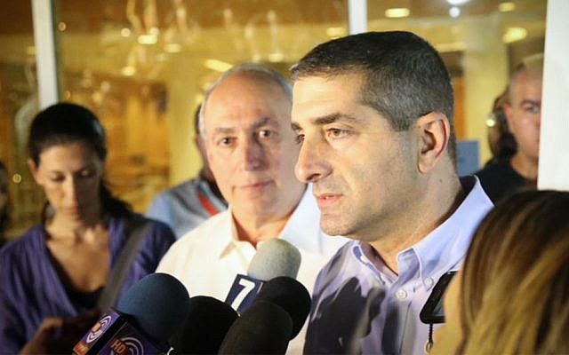 Professor Yitzhak Kryss delivers a statement to the media about the condition of former Israeli president Shimon Peres outside Sheba Medical Centre near Tel Aviv, September 13, 2016. (Flash90)