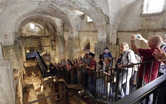 Houses from Within tours offer the opportunity to view modern and ancient interiors in Jerusalem, October 26-28, 2017. Image from September 22-24, 2016. (Courtesy Houses from Within/File) Houses from Within tours offer the opportunity to view modern and ancient interiors in Jerusalem, October 26-28, 2017. Image from September 22-24, 2016. (Courtesy Houses from Within/File)