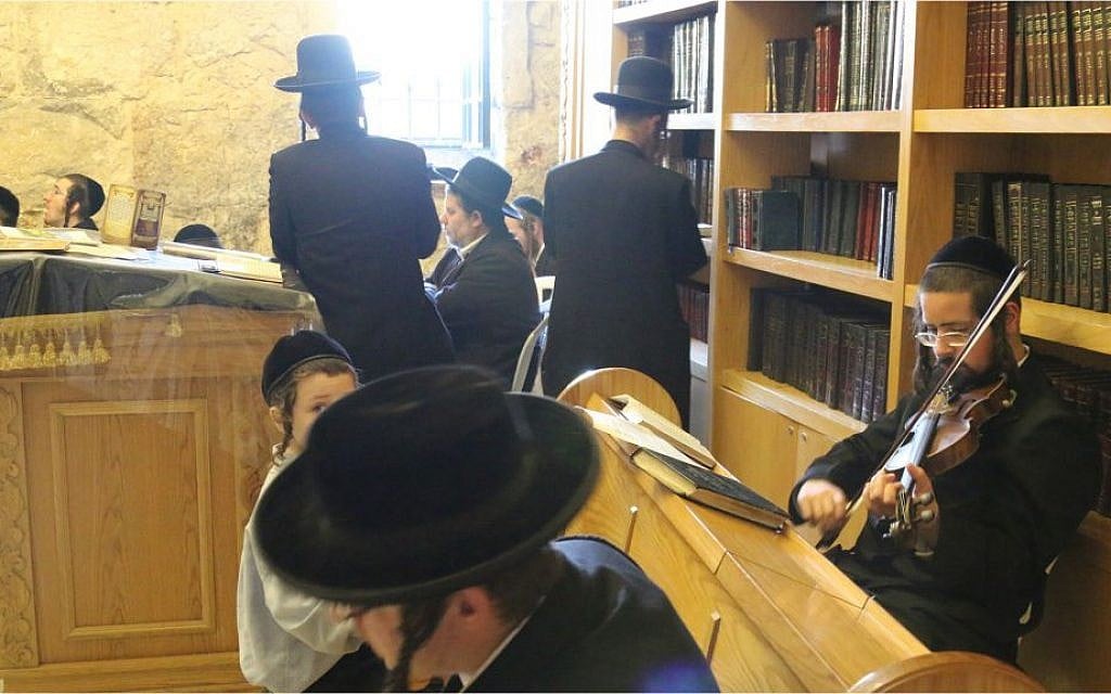 Ultra-Orthodox worshippers at the site of King David's Tomb. (Shmuel Bar-Am)