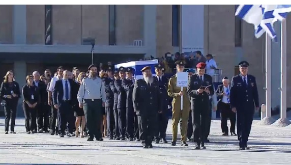 Shimon Peres's funeral procession leaves the Knesset, heads to Mount Herzl. September 30, 2016 (screen capture: livestream/GPO)