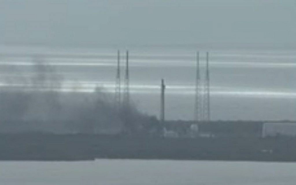 Thick black smoke rises from an explosion at the SpaceX launch site at Cape Canaveral on Florida on September 1, 2016 (screen capture: NASA TV) Thick black smoke rises from an explosion at the SpaceX launch site at Cape Canaveral on Florida on September 1, 2016 (screen capture: NASA TV)