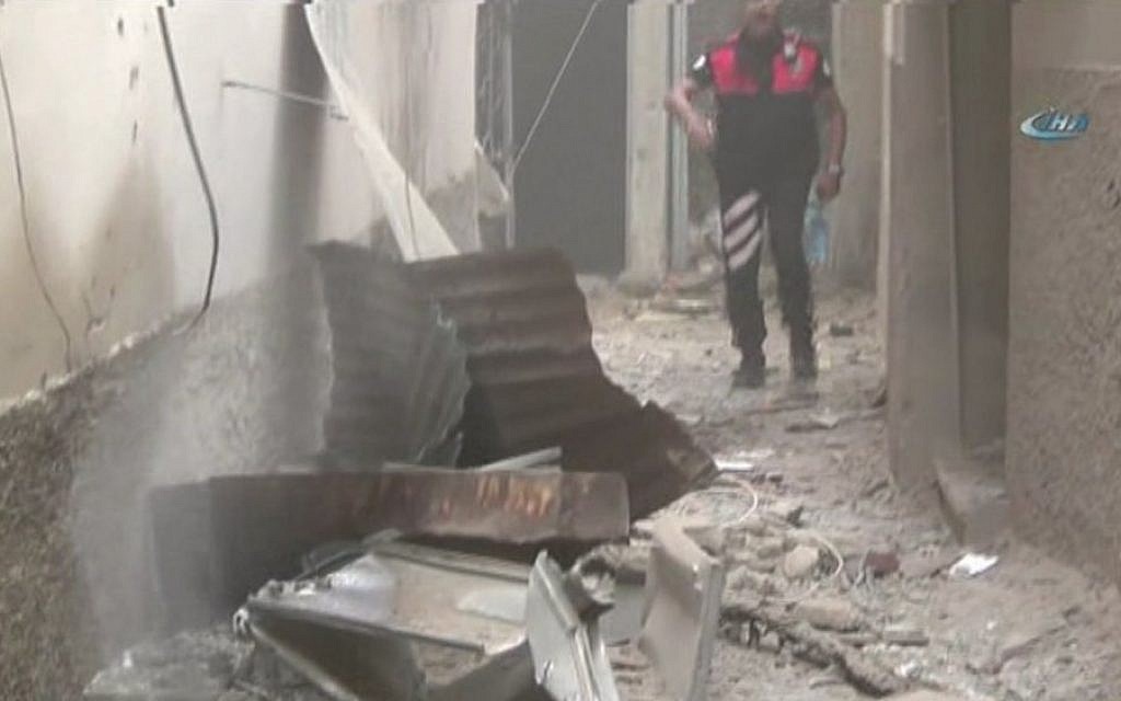 A rocket fired from Syria hit a bazaar in the Turkish border town of Kilis, September 22, 2016., injuring at least 6 people. (Screenshot)