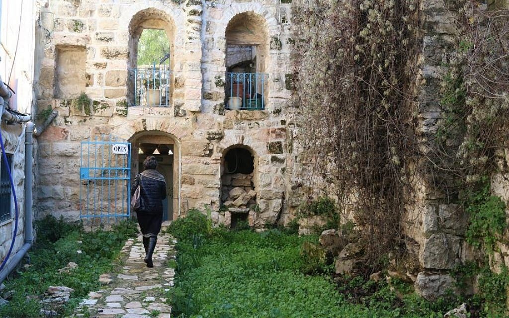 The home of Ruth Havilio, an artist in Ein Kerem who specializes in decorative ceramic tiles. (Shmuel Bar-Am)