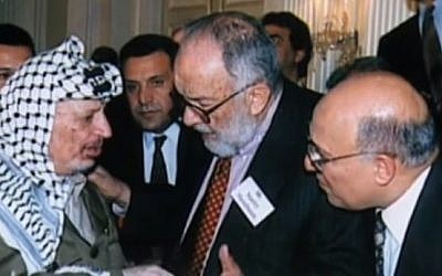 American-Jewish peace activist Stanley K. Sheinbaum with former Palestinian leader Yasser Arafat in 1988. (screen capture: YouTube)
