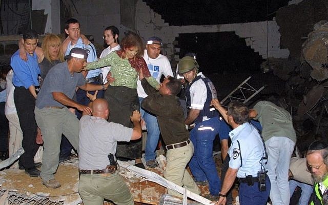 Chaos after the collapse of a floor at the Versailles wedding hall, Jerusalem, May 25, 2001. (Photo by FLASH90 FILE) 
