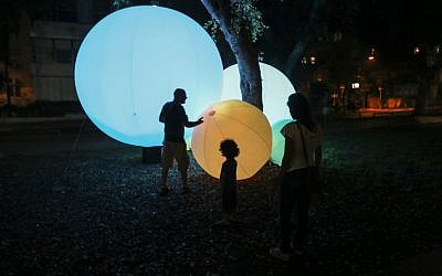 Tel Aviv's Rothschild Blvd. holds innovation events in 2015 (Courtesy: Municipality of Tel Aviv Yafo)