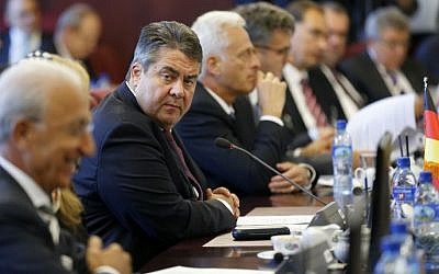 German vice chancellor, Economy and Energy Minister Sigmar Gabriel attends a German-Iranian Joint Economic Commission (GWK) meeting in Tehran on October 3, 2016 (AFP PHOTO / ATTA KENARE) German vice chancellor, Economy and Energy Minister Sigmar Gabriel attends a German-Iranian Joint Economic Commission (GWK) meeting in Tehran on October 3, 2016 (AFP PHOTO / ATTA KENARE)