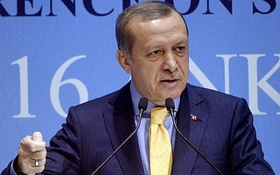 Turkish President Recep Tayyip Erdogan delivers a speech during the International Conference on Science and Technology organized by New Turkey Strategic Research Center in Ankara on October 3, 2016. (AFP PHOTO / ADEM ALTAN)