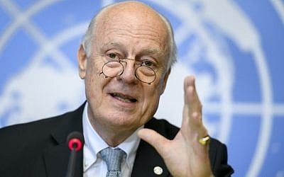 The UN's Syria envoy Staffan de Mistura holds a press briefing on the Aleppo situation at the UN offices in Geneva on October 6, 2016. (AFP PHOTO/FABRICE COFFRINI)